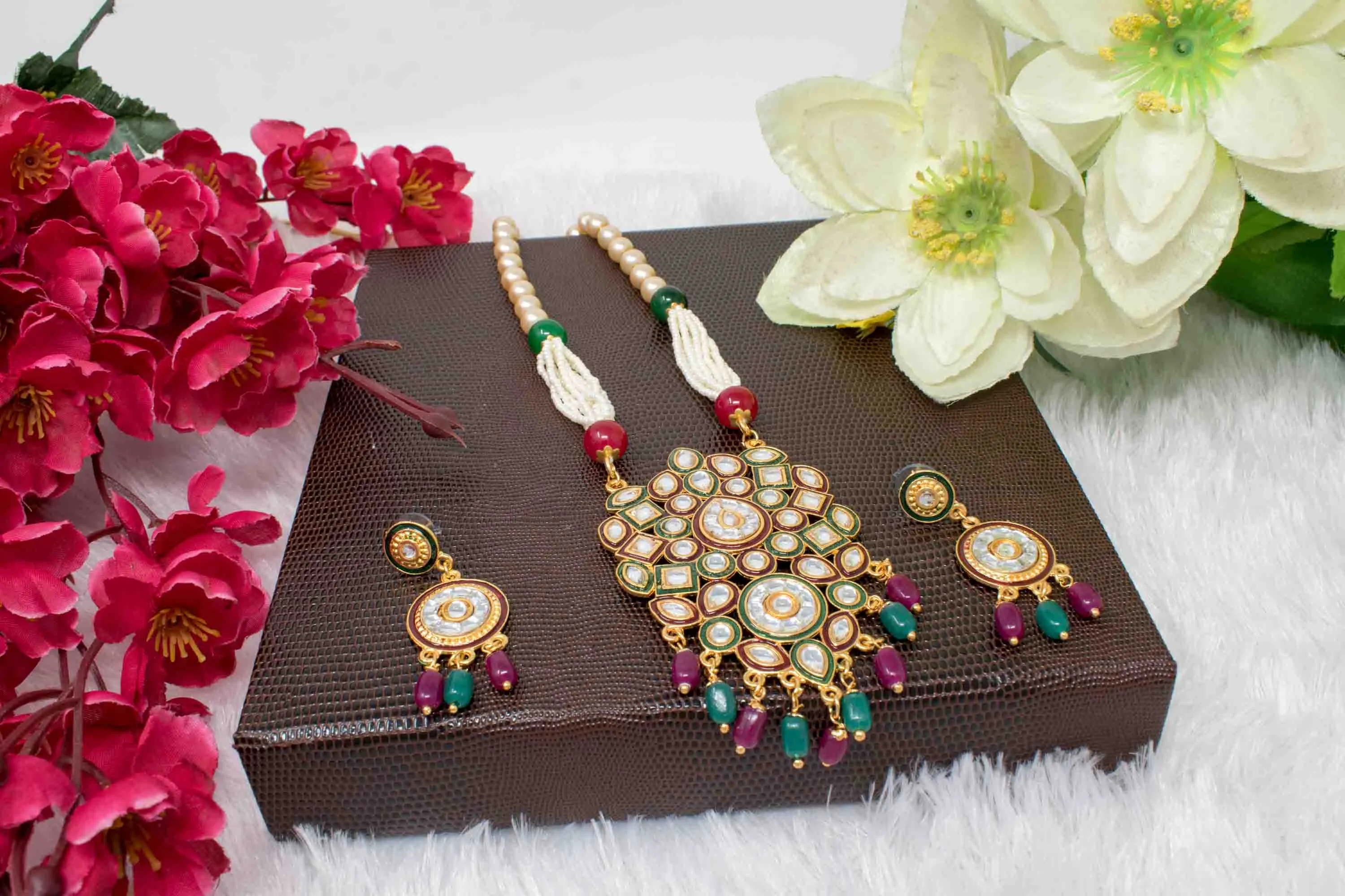 Exquisite Kundan, Meenakari, Pearl Jewellery